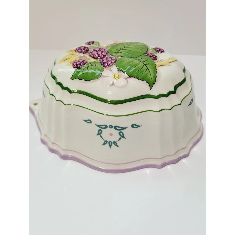 Le Cordon Bleu Franklin Mint Berry Jello Mold 1986 Ceramic Wall Hanging White
